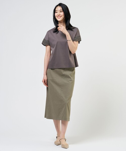 J.PRESS Ladies（J.プレス レディス）の「【一枚で着映え・シーンレスに活躍】コットンスムース レースデザイン カットソー（Tシャツ/カットソー・レディース・ネイビー系/サックスブルー系/ホワイト系/ライトグレー系/ブラウン系/ホワイト系1・SMALL）」の17枚目の写真