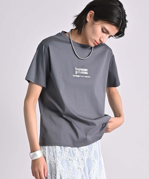 RAW FUDGE(ローファッジ)の「シルケット天竺ロゴプリントプルオーバー(Tシャツ/カットソー・レディース・ブラック/オフホワイト/チャコールグレー・M)」の1枚目の写真