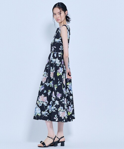 TOCCA(トッカ)の「HYDRANGEA PRISM ドレス(ワンピース・レディース・ブラック系5/アイボリー系5・0/2/4/6)」の17枚目の写真