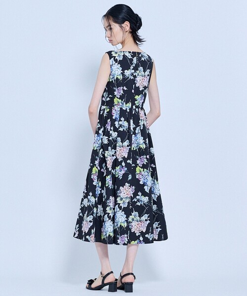 TOCCA(トッカ)の「HYDRANGEA PRISM ドレス(ワンピース・レディース・ブラック系5/アイボリー系5・0/2/4/6)」の18枚目の写真