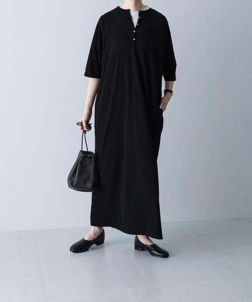 かぐれ(カグレ)の「『2サイズ展開』ヘンリーカットワンピース(ワンピース・レディース・ブラック/チャコールグレー・1/0)」の1枚目の写真