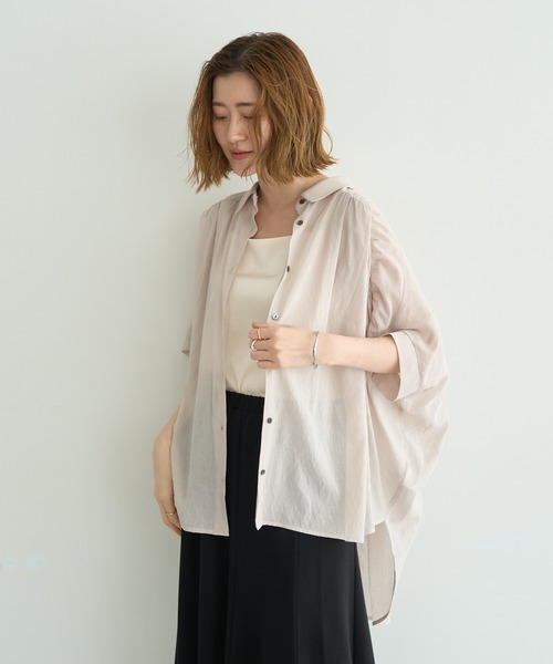 YECCA VECCA（イェッカヴェッカ）の「ドライタッチシアーバックギャザーシャツ（シャツ/ブラウス・レディース・ブラック/ライトベージュ/ブラウン/グリーン系その他3・FREE）」の3枚目の写真