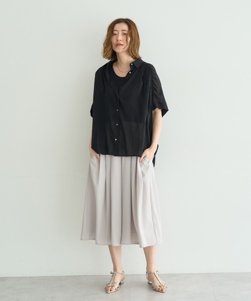 YECCA VECCA（イェッカヴェッカ）の「ドライタッチシアーバックギャザーシャツ（シャツ/ブラウス・レディース・ブラック/ライトベージュ/ブラウン/グリーン系その他3・FREE）」の18枚目の写真
