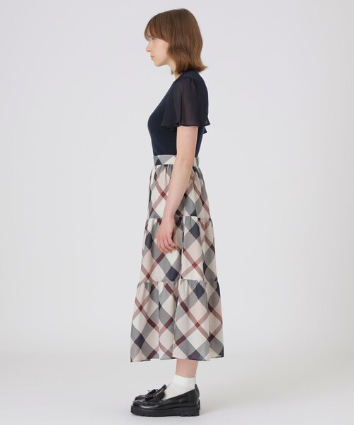 BLUE LABEL CRESTBRIDGE(ブルーレーベルクレストブリッジ)の「クレストブリッジチェックカラミクロスティアードスカート(スカート・レディース・パープル系その他4/レッド・38/36)」の10枚目の写真
