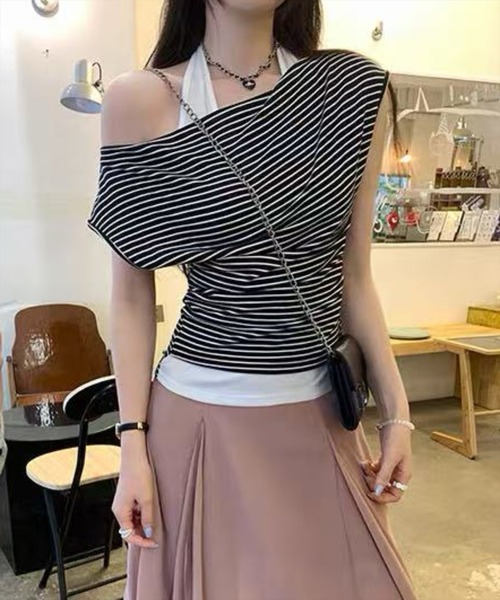 STAY MOTION（ステイモーション）の「【WEB限定】ホルターネックボーダーカットソー［骨格ウェーブ／フェミニン／大人可愛い／きれいめ／韓国ファッション］（Tシャツ/カットソー・レディース・ブラック/グレー・F）」の8枚目の写真