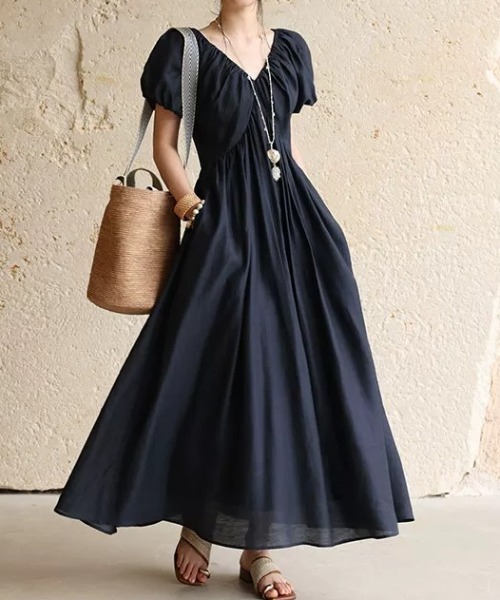 AMAJI(アマジ)の「Vネック パフスリーブ Aライン ワンピース(ワンピース・レディース・ブルー/ホワイト/ライトブルー・SMALL/MEDIUM/LARGE/X-LARGE)」の7枚目の写真