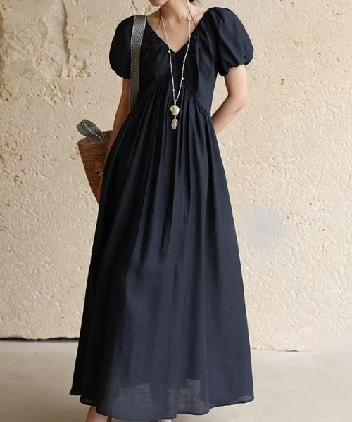 AMAJI(アマジ)の「Vネック パフスリーブ Aライン ワンピース(ワンピース・レディース・ブルー/ホワイト/ライトブルー・SMALL/MEDIUM/LARGE/X-LARGE)」の8枚目の写真