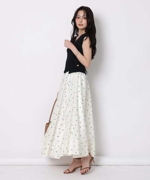 Apuweiser-riche（アプワイザーリッシェ）の「カシュクールニットドットワンピースSET（ワンピース・レディース・ホワイト/ブラック/ライトブルー・2/1）」の2枚目の写真
