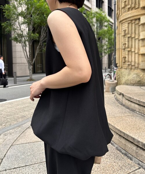 Jena espace merveilleux(ジェナ エスパスメルヴェイユ)の「バックバルーンセットアップ(ワンピース・レディース・ブラック/チャコールグレー・FREE)」の7枚目の写真