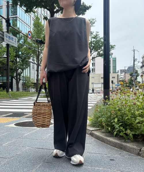 Jena espace merveilleux(ジェナ エスパスメルヴェイユ)の「バックバルーンセットアップ(ワンピース・レディース・ブラック/チャコールグレー・FREE)」の1枚目の写真
