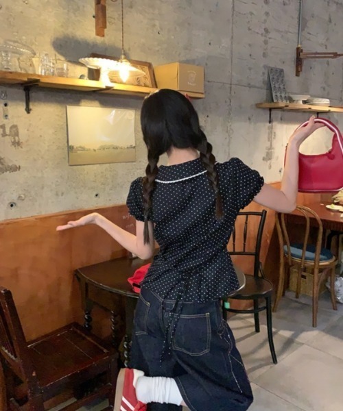 GEMEDA(ジェメダ)の「パール配色丸襟ドットブラウス(シャツ/ブラウス・レディース・ブラック・M)」の10枚目の写真