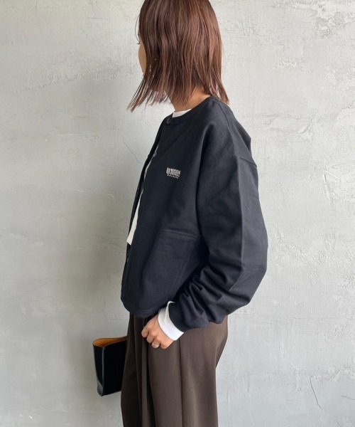 UNIVERSAL OVERALL（ユニバーサルオーバーオール）の「[UNIVERSAL OVERALL/ユニバーサルオーバーオール] 別注 ワンポイントロゴ刺繍 スウェットカーディガン（カーディガン/ボレロ・レディース・ブラック/オートミール/ライトグリーン/ブルー・F）」の8枚目の写真