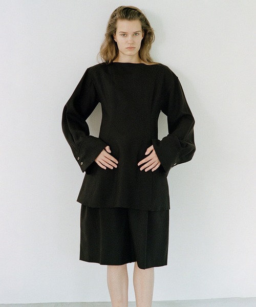 CLANE(クラネ)の「TENCEL MINI FLARE ONEPIECE(ワンピース・レディース・ブラウン/アイボリー・1/2)」の2枚目の写真