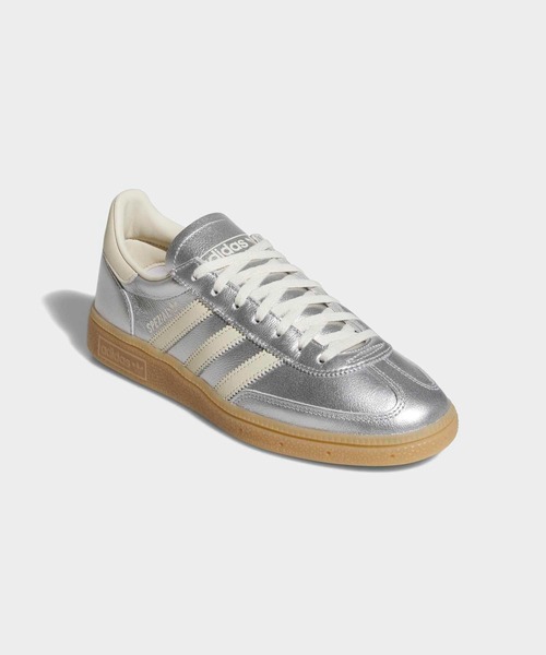 adidas（アディダス）の「ハンドボール スペツィアル シューズ / Handball Spezial Shoes / アディダスオリジナルス adidas Originals（スニーカー・レディース・シルバー・27.0cm/24.5cm/25.5cm/25.0cm/22.0cm/26.0cm/26.5cm/24.0cm/23.5cm/23.0cm/22.5cm/27.5cm/28.0cm/28.5cm/29.0cm）」の4枚目の写真