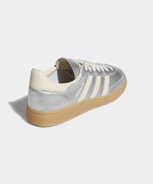 adidas（アディダス）の「ハンドボール スペツィアル シューズ / Handball Spezial Shoes / アディダスオリジナルス adidas Originals（スニーカー・レディース・シルバー・27.0cm/24.5cm/25.5cm/25.0cm/22.0cm/26.0cm/26.5cm/24.0cm/23.5cm/23.0cm/22.5cm/27.5cm/28.0cm/28.5cm/29.0cm）」の5枚目の写真
