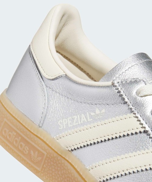adidas（アディダス）の「ハンドボール スペツィアル シューズ / Handball Spezial Shoes / アディダスオリジナルス adidas Originals（スニーカー・レディース・シルバー・27.0cm/24.5cm/25.5cm/25.0cm/22.0cm/26.0cm/26.5cm/24.0cm/23.5cm/23.0cm/22.5cm/27.5cm/28.0cm/28.5cm/29.0cm）」の7枚目の写真