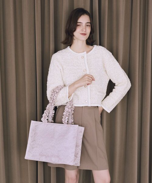 Maison de FLEUR(メゾンドフルール)の「レースフリルハンドルスクエアトートバッグ(トートバッグ・レディース・ライトピンク/ブラック・FREE)」の2枚目の写真