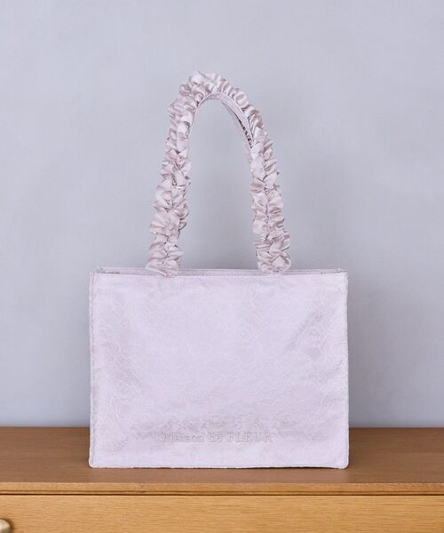 Maison de FLEUR(メゾンドフルール)の「レースフリルハンドルスクエアトートバッグ(トートバッグ・レディース・ライトピンク/ブラック・FREE)」の10枚目の写真