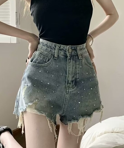 NoBelle（ノベル）の「ラインストーンショート丈ジーンズ　ダメージビジューデニムパンツ（デニムパンツ・レディース・ブルー・L/M）」の6枚目の写真