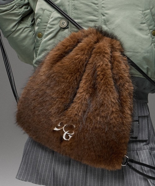 FAUX FUR METAL BUCKLE KNAPSACK（バックパック/リュック）｜X-girl