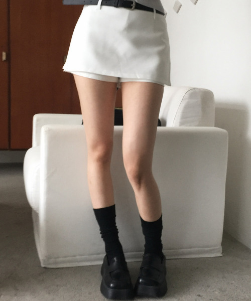 VIVID LADY（ビビッドレディー）の「ベルト付き ラップミニスカパン（スカート・レディース・ホワイト/ブラック・MEDIUM/SMALL）」の2枚目の写真