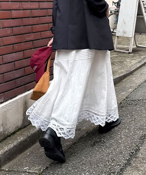 fredy emue(フレディエミュ)の「バテンレースドビーギャザースカート(スカート・レディース・オフホワイト・38)」の13枚目の写真