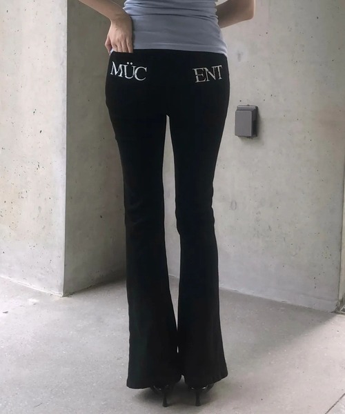 MUCENT(ムセント)の「MUCENT/RAXENブーツカットデニムパンツ(その他パンツ・レディース・ブラック・SMALL)」の1枚目の写真