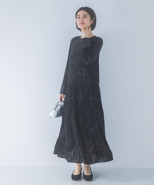 URBAN RESEARCH ROSSO WOMEN(アーバンリサーチ ロッソ)の「『WEB/一部店舗限定』フロッキープリントティアードワンピース(ワンピース・レディース・ブラウン/ブラック・FREE)」の6枚目の写真