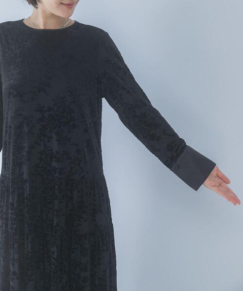 URBAN RESEARCH ROSSO WOMEN(アーバンリサーチ ロッソ)の「『WEB/一部店舗限定』フロッキープリントティアードワンピース(ワンピース・レディース・ブラウン/ブラック・FREE)」の12枚目の写真