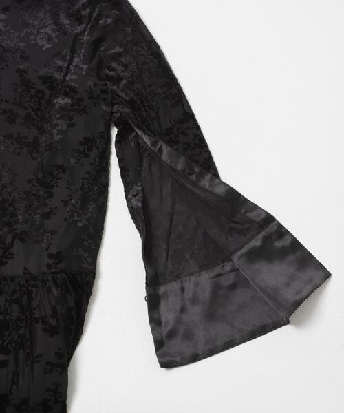 URBAN RESEARCH ROSSO WOMEN(アーバンリサーチ ロッソ)の「『WEB/一部店舗限定』フロッキープリントティアードワンピース(ワンピース・レディース・ブラウン/ブラック・FREE)」の15枚目の写真