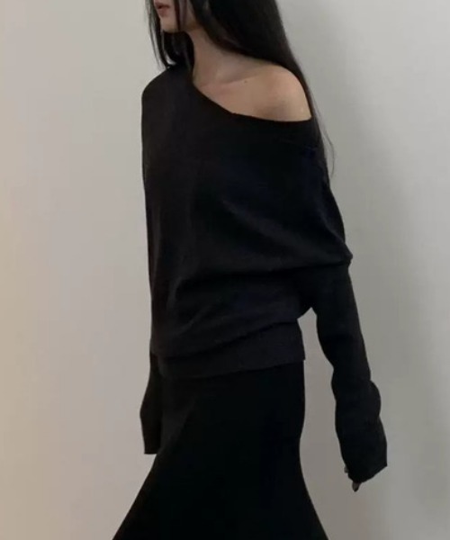 NANEA(ナネア)の「ワイドネックニットプルオーバー(ニット/セーター・レディース・グレー/アイボリー/ブラック・フリー)」の12枚目の写真