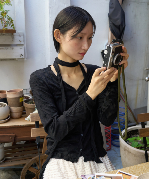 JULIAPEPE(ジュリアペペ)の「ツイストカーディガンマフラーセット(ブラック)(カーディガン/ボレロ・レディース・その他・FREE)」の2枚目の写真