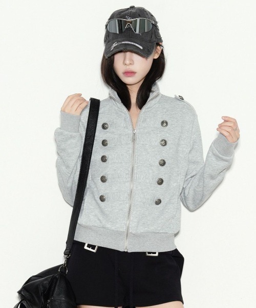 SHERU(シェル)の「ナポレオンデザイン ダブルボタン ジップアップブルゾン ショート丈 スウェット素材(Tシャツ/カットソー・レディース・ブラック/グレー・M)」の2枚目の写真