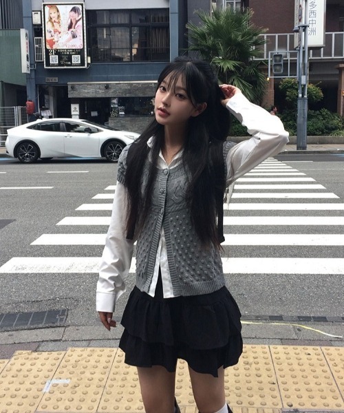 anyonemore(エニワンモア)の「くびれシルエットサイドボタン2WAY長袖シャツ(シャツ/ブラウス・レディース・ホワイト・FREE)」の10枚目の写真