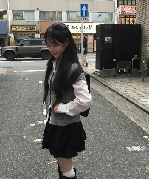 anyonemore(エニワンモア)の「くびれシルエットサイドボタン2WAY長袖シャツ(シャツ/ブラウス・レディース・ホワイト・FREE)」の11枚目の写真