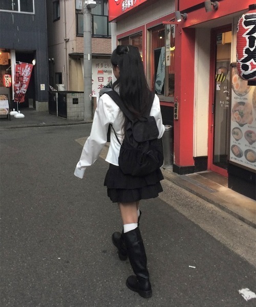 anyonemore(エニワンモア)の「くびれシルエットサイドボタン2WAY長袖シャツ(シャツ/ブラウス・レディース・ホワイト・FREE)」の9枚目の写真