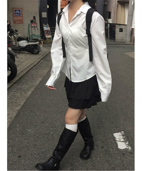 anyonemore(エニワンモア)の「くびれシルエットサイドボタン2WAY長袖シャツ(シャツ/ブラウス・レディース・ホワイト・FREE)」の8枚目の写真