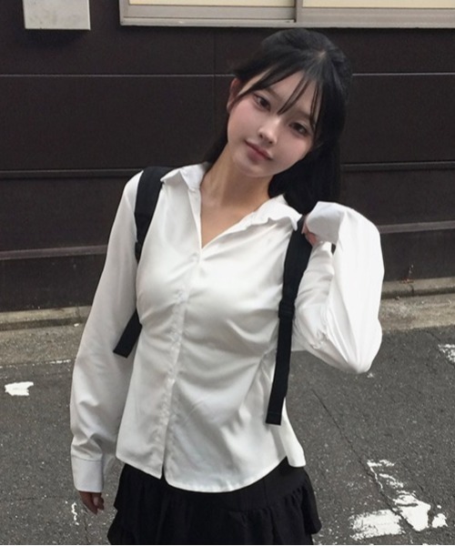 anyonemore(エニワンモア)の「くびれシルエットサイドボタン2WAY長袖シャツ(シャツ/ブラウス・レディース・ホワイト・FREE)」の3枚目の写真