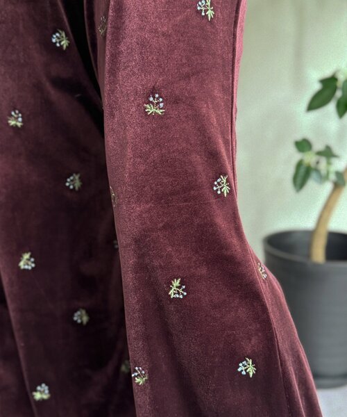CPCM（シーピーシーエム）の「【セットアップ着用可】小花刺繍ベロアフレアパンツ（その他パンツ・レディース・ベージュ/ブラウン/ブラック・FREE）」の13枚目の写真