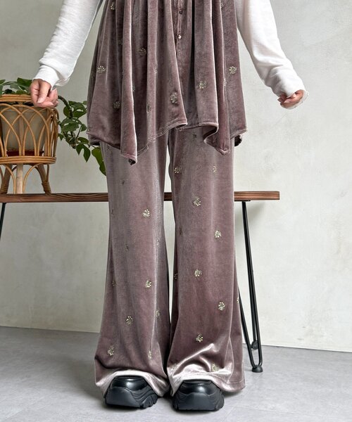 CPCM（シーピーシーエム）の「【セットアップ着用可】小花刺繍ベロアフレアパンツ（その他パンツ・レディース・ベージュ/ブラウン/ブラック・FREE）」の14枚目の写真