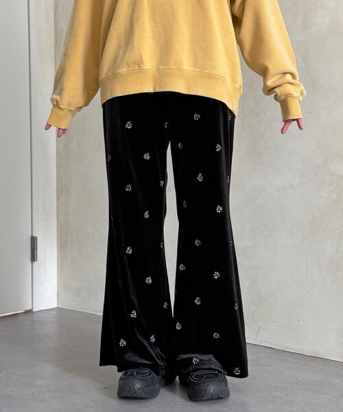CPCM（シーピーシーエム）の「【セットアップ着用可】小花刺繍ベロアフレアパンツ（その他パンツ・レディース・ベージュ/ブラウン/ブラック・FREE）」の17枚目の写真