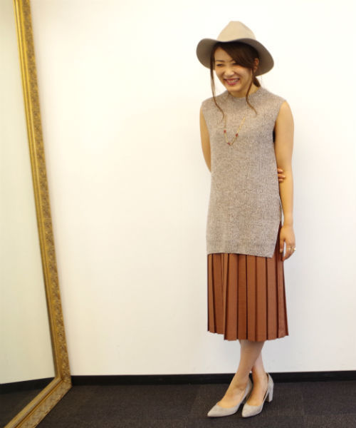 22 OCTOBRE（ヴァンドゥ－オクトーブル）の「バルキーロングベスト（ニット/セーター・レディース・ブラック/ベージュ/ネイビー・2）」の3枚目の写真