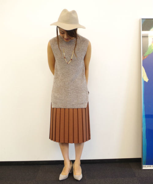 22 OCTOBRE（ヴァンドゥ－オクトーブル）の「バルキーロングベスト（ニット/セーター・レディース・ブラック/ベージュ/ネイビー・2）」の12枚目の写真