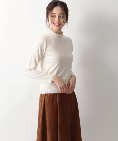 earth music&ecology（アースミュージックアンドエコロジー）の「タートル衿フリルニットプルオーバー（ニット/セーター・レディース・ライトグレー/アイボリー/ブラック/ライトピンク・S/M）」の2枚目の写真