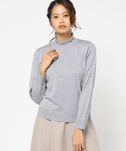 earth music&ecology（アースミュージックアンドエコロジー）の「タートル衿フリルニットプルオーバー（ニット/セーター・レディース・ライトグレー/アイボリー/ブラック/ライトピンク・S/M）」の3枚目の写真