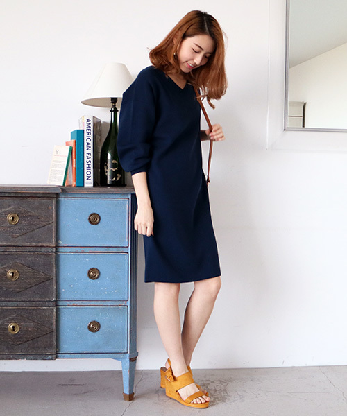 N.（N. Natural Beauty Basic）（エヌエヌナチュラルビューティーベーシック）の「総針サックワンピース（ワンピース・レディース・ベージュ/ネイビー/ホワイト/ブルー・MEDIUM）」の4枚目の写真
