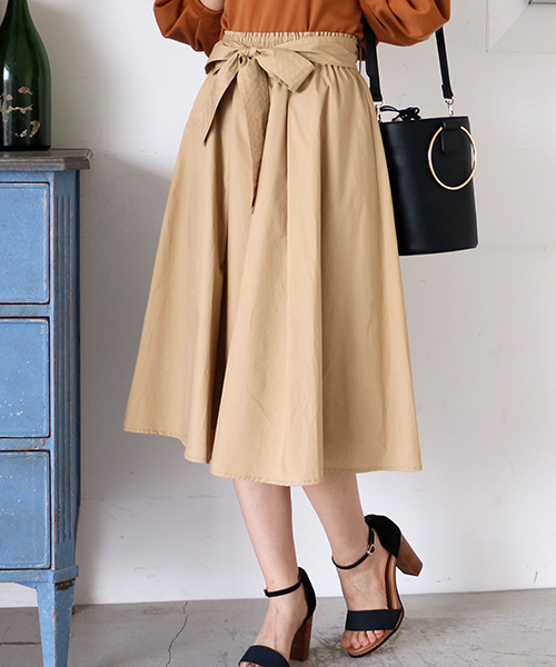 N.（N. Natural Beauty Basic）（エヌエヌナチュラルビューティーベーシック）の「ウエストシャーリングリボンベルトスカート（スカート・レディース・ベージュ/イエロー/ネイビー/レッド・MEDIUM）」の2枚目の写真