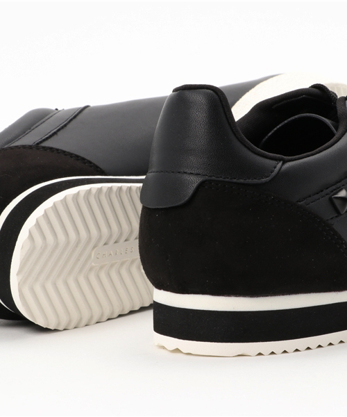 CHARLES & KEITH（チャールズ & キース）の「レースアップスニーカー / LACE-UP SNEAKERS（スニーカー・レディース・ホワイト/ブラック・23cm/24cm/22.5cm/23.5cm/24.5cm）」の4枚目の写真
