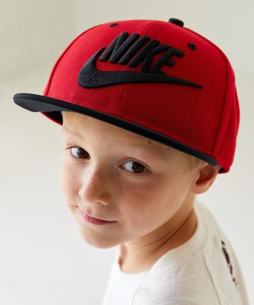 NIKE（ナイキ）の「【NIKE(ナイキ)】フューチュラキャップ（キャップ・キッズ・ブラック/レッド/コバルトブルー/ワインレッド/ロイヤルブルー・FREE）」の4枚目の写真