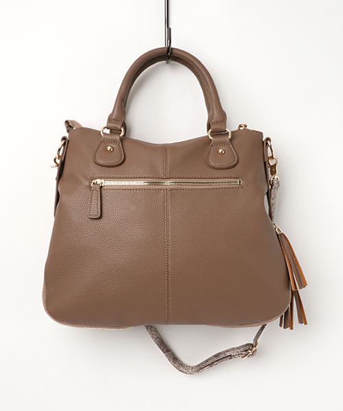 un dix cors（アンディコール）の「バンブータッセルバッグ（トートバッグ・レディース・その他23/ベージュ/モカ・ﾌﾘ-）」の4枚目の写真